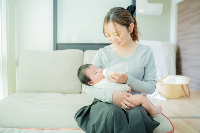 産後のぽっこりお腹が気になる！原因や対処法とは？